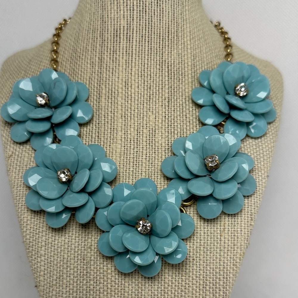 J.Crew Faux Turquoise Floral Statement Necklace – 21”